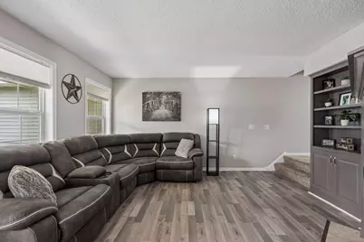 945 Golden Way NW, Isanti, MN 55040 - Photo 4