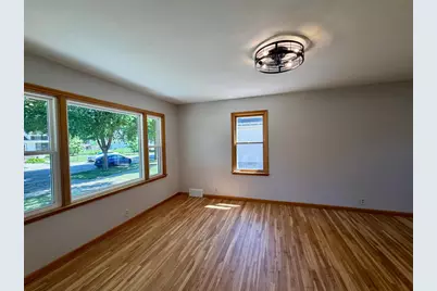 917 N McKenzie Street, Luverne, MN 56156 - Photo 4