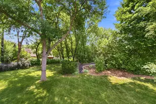 10277 Tarn Cir, Eden Prairie, MN 55347 - Photo 4