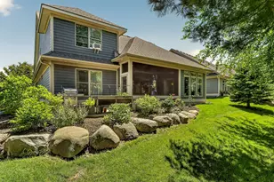 933 Fox Valley Pl SW, Rochester, MN 55902 - Photo 2