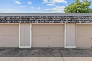 6052 Golden Valley Rd, Golden Valley, MN 55422 - Photo 38