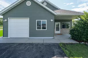 248 Frenzel Dr, Arlington, MN 55307 - Photo 2