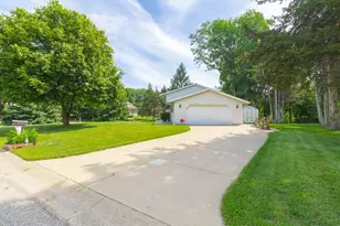 101 Marlane Cir, Jordan, MN 55352 - Photo 2