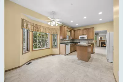 2282 Stephani Court, Little Canada, MN 55117 - Photo 4