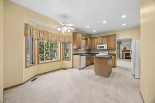 2282 Stephani Ct, Little Canada, MN 55117 - Photo 4