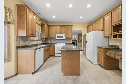 2282 Stephani Court, Little Canada, MN 55117 - Photo 2