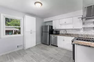 2063 Coral Ln, Eagan, MN 55122 - Photo 4