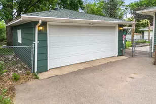 2063 Coral Ln, Eagan, MN 55122 - Photo 48