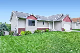 749 Pleasant Ave, Saint Paul Park, MN 55071 - Photo 2