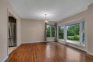 10206 Lakeview Dr W, Minnetonka, MN 55305 - Photo 6