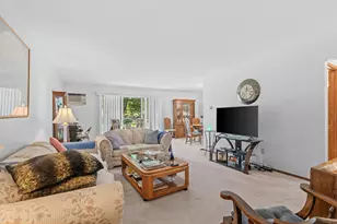 2730 Dale St N, Roseville, MN 55113 - Photo 2