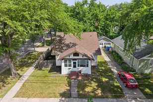 223 11th Ave N, Fargo, ND 58102 - Photo 2