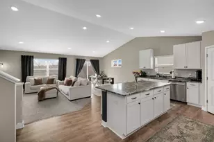 18184 Hartlin Ave, Lakeville, MN 55044 - Photo 2