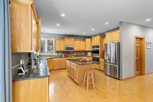 8197 Drexel Ct, Eden Prairie, MN 55347 - Photo 8