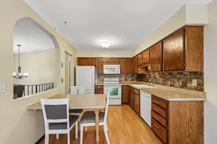 173 Galtier Pl, Shoreview, MN 55126 - Photo 8