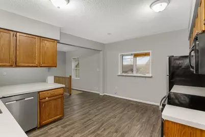 305 Lawson Avenue E, Saint Paul, MN 55130 - Photo 4