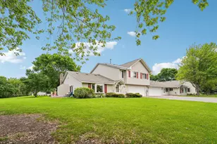 3654 Gershwin Ln N, Oakdale, MN 55128 - Photo 4