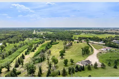 3700 11th Place NE, Austin, MN 55912 - Photo 2