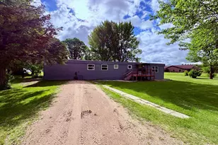210 3rd Ave SW, Baudette, MN 56623 - Photo 2