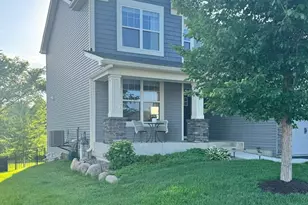 1562 Edgebrook Ln, Carver, MN 55315 - Photo 4