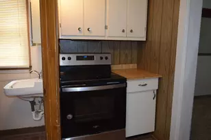 606 S Main St, Blue Earth, MN 56013 - Photo 10