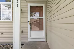 4244 Jarmann Ln, Shakopee, MN 55379 - Photo 8