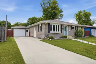 1223 16th St N, Moorhead, MN 56560 - Photo 2