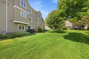 18232 Warbler Ln, Eden Prairie, MN 55346 - Photo 28