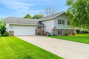 543 Morning Dr, Owatonna, MN 55060 - Photo 2