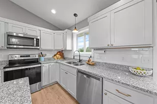 814 Brady Ln, New Richmond, WI 54017 - Photo 6