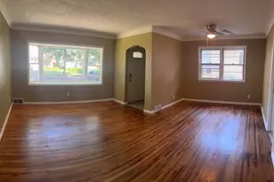 966 Hawthorne Ave E, Saint Paul, MN 55106 - Photo 2