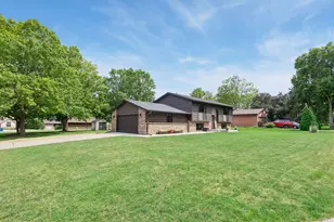 7862 Polaris Ln N, Maple Grove, MN 55311 - Photo 4