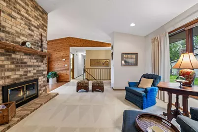 7474 Saratoga Drive, Chanhassen, MN 55317 - Photo 4
