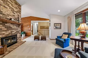 7474 Saratoga Dr, Chanhassen, MN 55317 - Photo 4