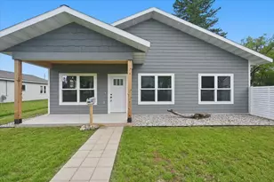 2213 Oakes Ave, Superior, WI 54880 - Photo 2