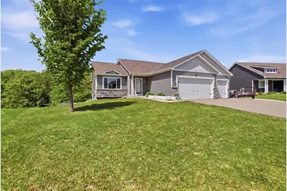 917 Mulberry Avenue NE, Montgomery, MN 56069 - Photo 2