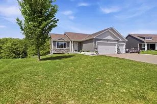 917 Mulberry Ave NE, Montgomery, MN 56069 - Photo 2