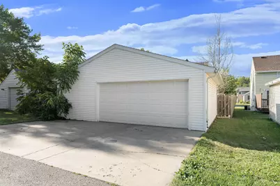 807 11th Avenue NW, Austin, MN 55912 - Photo 2