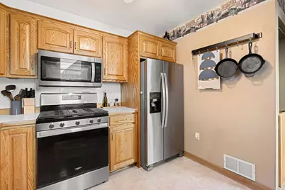 807 11th Avenue NW, Austin, MN 55912 - Photo 8