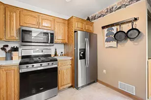 807 11th Ave NW, Austin, MN 55912 - Photo 8