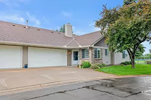 545 Lovell Ave, Roseville, MN 55113 - Photo 1