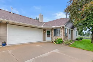 545 Lovell Ave, Roseville, MN 55113 - Photo 2