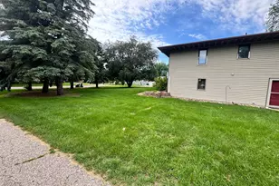 1525 Sayles Dr, Jackson, MN 56143 - Photo 4
