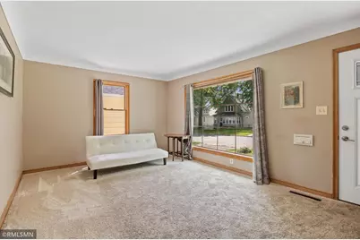 609 Nevada Avenue E, Saint Paul, MN 55130 - Photo 8
