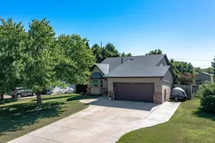 11120 Hampshire Ct E, Champlin, MN 55316 - Photo 2