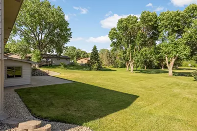 112 Mayo Drive, Burnsville, MN 55337 - Photo 10