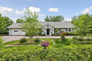 17803 Maple Hill Rd, Wayzata, MN 55391 - Photo 2