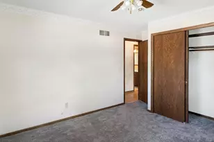 102 Southview Dr, Marshall, MN 56258 - Photo 16