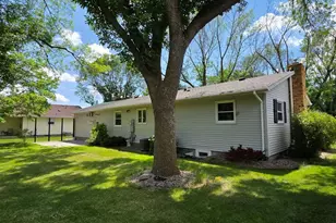 102 Southview Dr, Marshall, MN 56258 - Photo 24