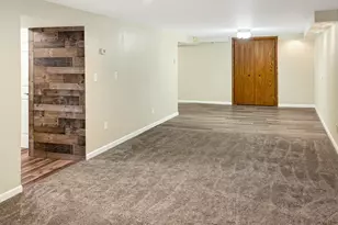 102 Southview Dr, Marshall, MN 56258 - Photo 20